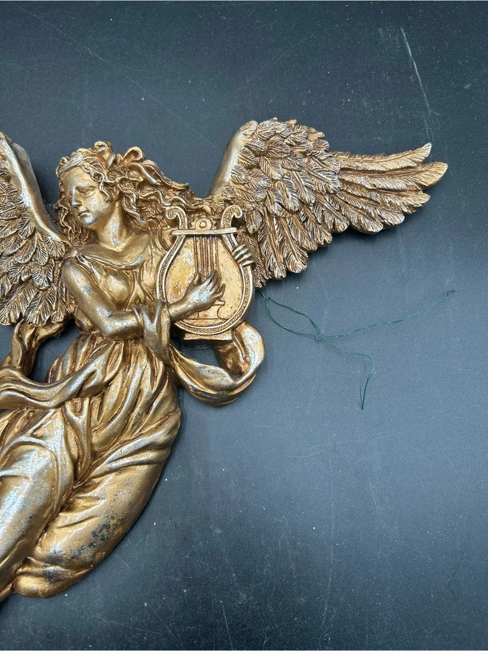 N/A elegant gold